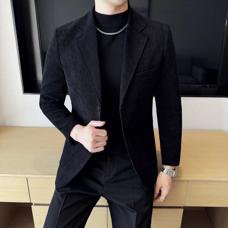 Corduroy suits are high-end, fashionable, cool and versatile. They are suitable for casual banquets, shopping, traveling, autumn
